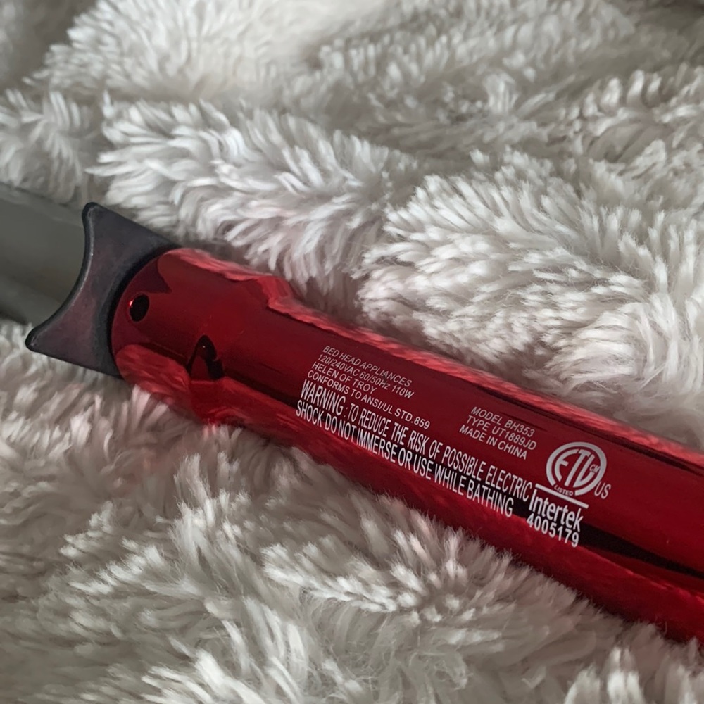 Non-Clip Curling Iron by Bed Head TIGI - Picture 3 of 4